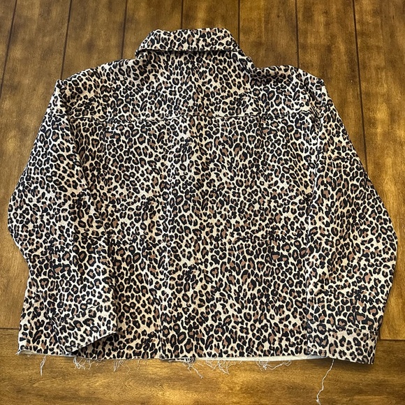 Easel leopard lightweight top/ jacket - Picture 2 of 3